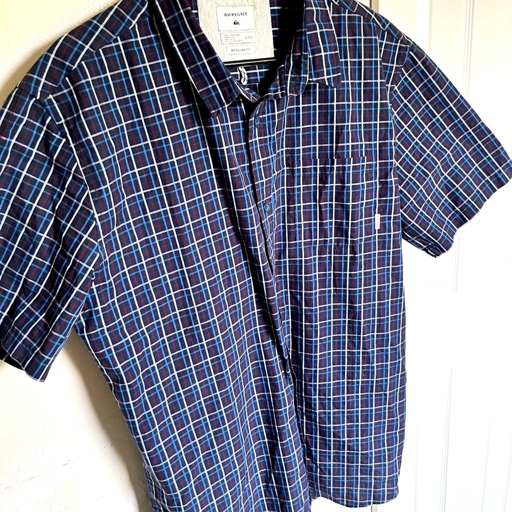 Quiksilver black w white blue red plaid SS casual button up